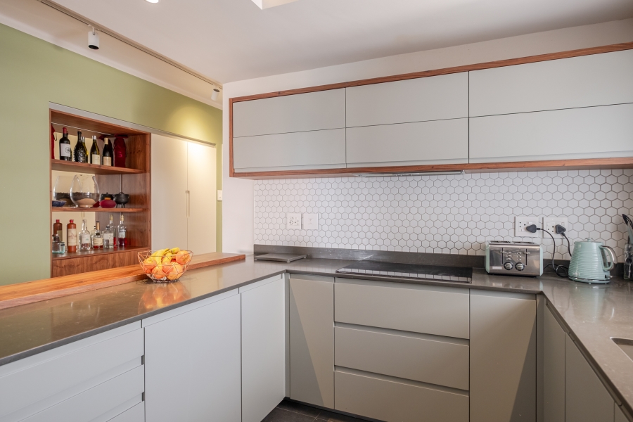3 Bedroom Property for Sale in Sea Point Western Cape